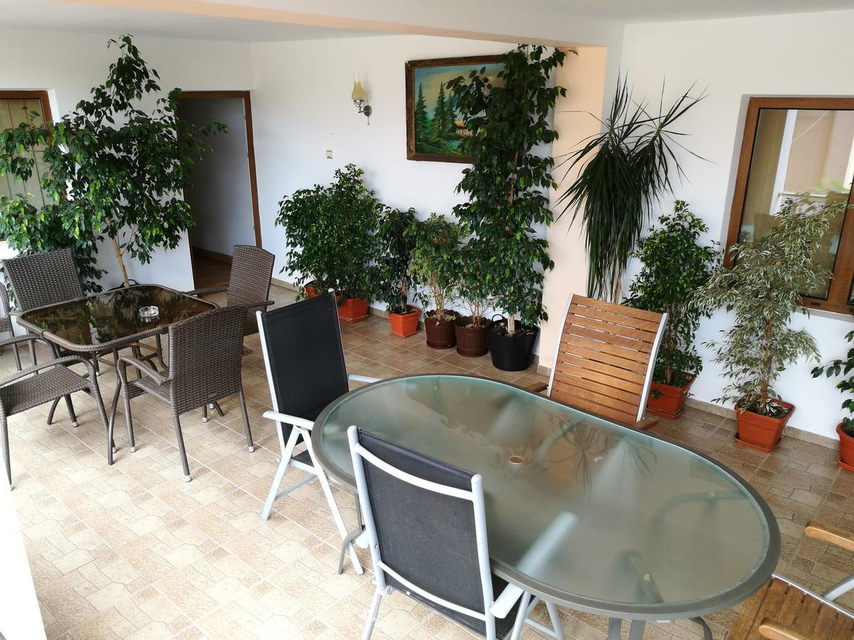 Pensiunea Remus Hotell Novaci-Străini Exteriör bild