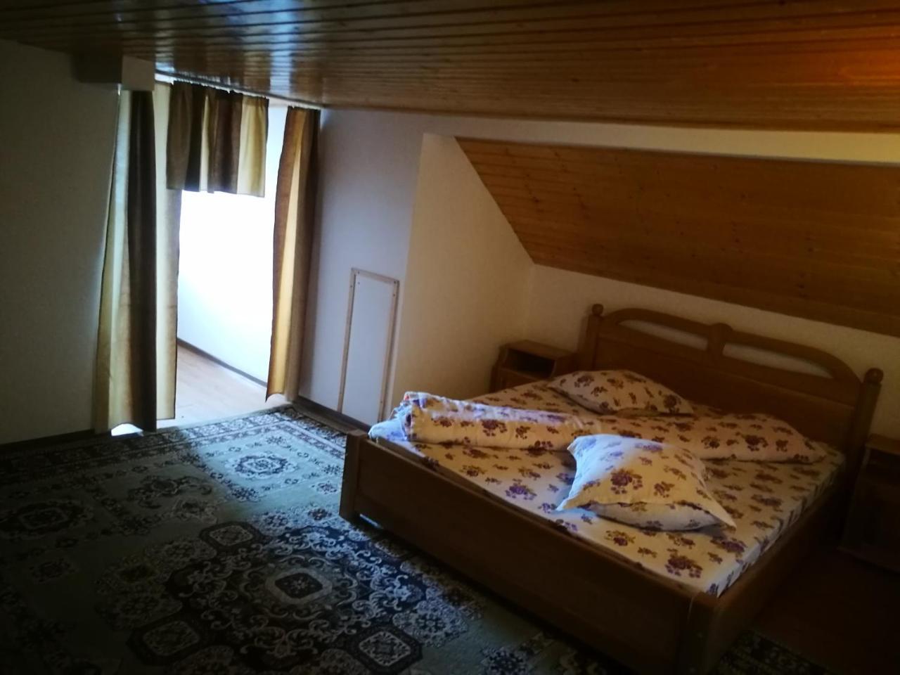 Pensiunea Remus Hotell Novaci-Străini Exteriör bild